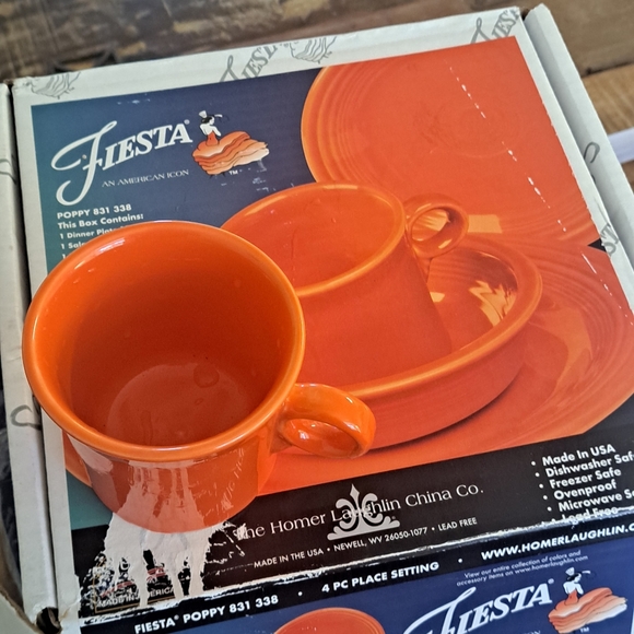 Fiesta  poppy color  4pc set in box - Picture 2 of 5